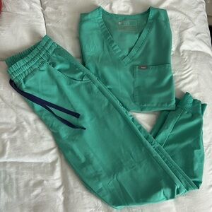 Figs Surgical Green Set